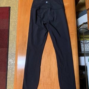Women’s Lululemon Wunder Under Pant Size 2